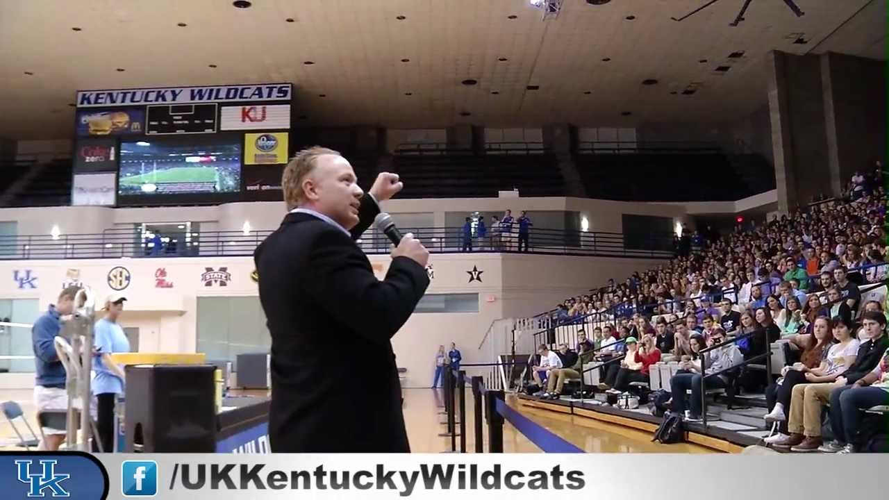 Kentucky Wildcats TV: Coach Mark Stoops Meets UK Students at the Ticket Lottery