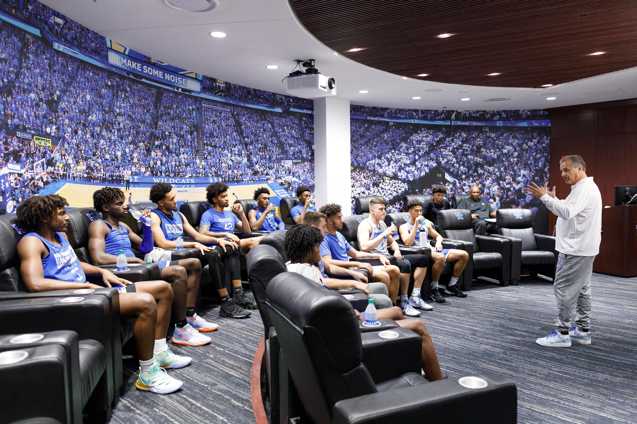 Tyrese Maxey, Kahlil Whitney, EJ Montgomery, Nick Richards, Immanuel Quickley, Ashton Hagans, Johnny Juzang, Kenny Payne, Zan Payne, John Calipari, Johnny Juzang, Nate Sestina, Dontaie Allen, Brennan Canada, Keion Brooks Jr., John Calipari


Kentucky men's basketball Pro Day.


Photo by Elliott Hess | UK Athletics