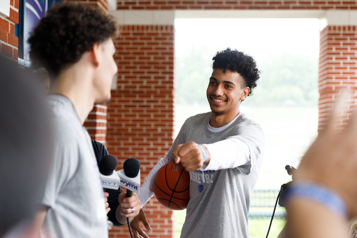 Lance Ware. Jacob Toppin.

Men’s basketball camp at North Laurel High School in London, Kentucky.

Photo by Elliott Hess | UK Athletics