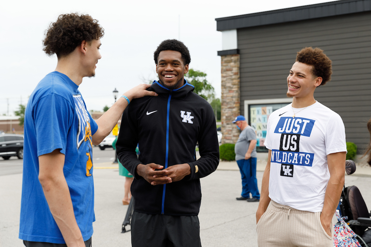 Kellen Grady. Keion Brooks Jr. Lance Ware.

Some of the Kentucky men's basketball team visited the Pillar Community Engagement Center on Tuesday in Crestwood, Kentucky.

Photo by Elliott Hess | UK Athletics