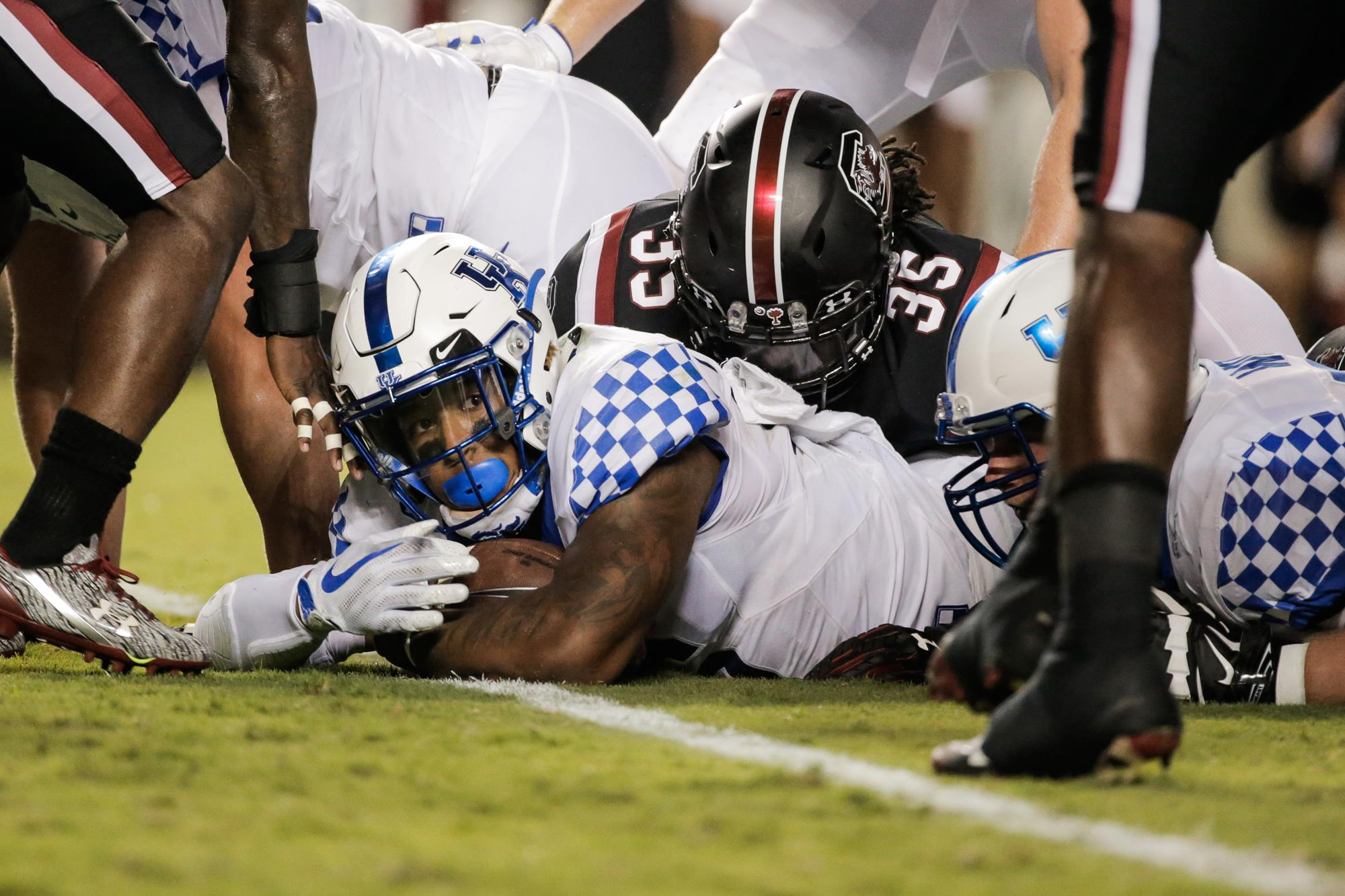 Snell, Defense Lift Cats Past Gamecocks, 23-13