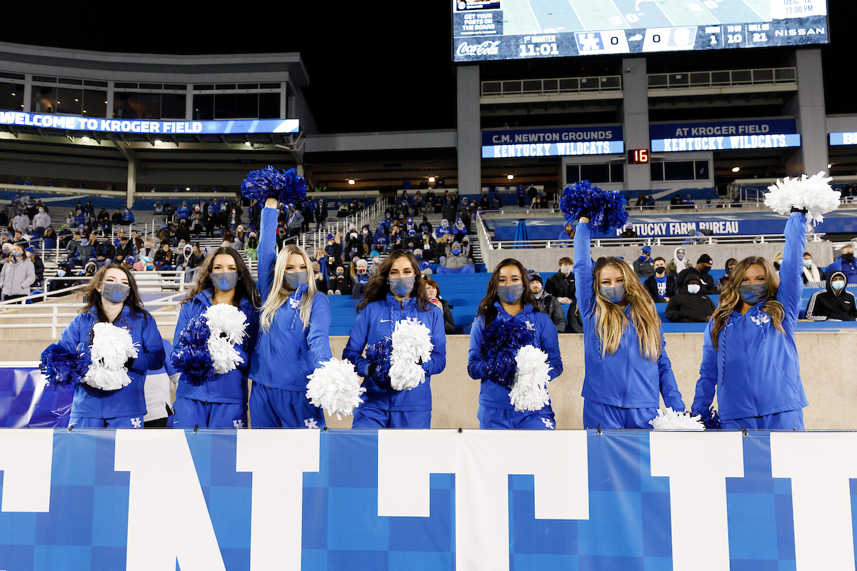 SENIOR DANCE TEAM.

Kentucky beats South Carolina, 41-18.

Photo by Elliott Hess | UK Athletics