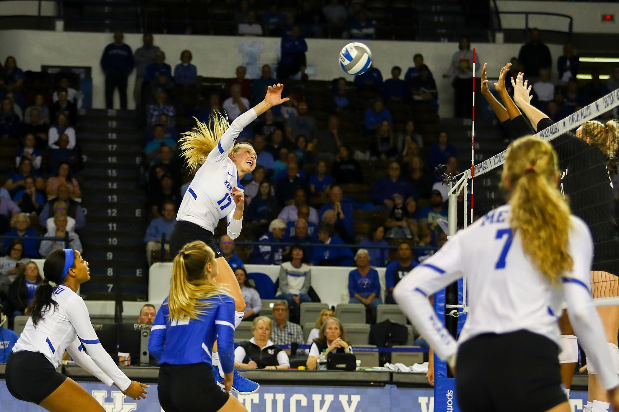 Stumler and Curry Lead Kentucky to Road Win at LSU