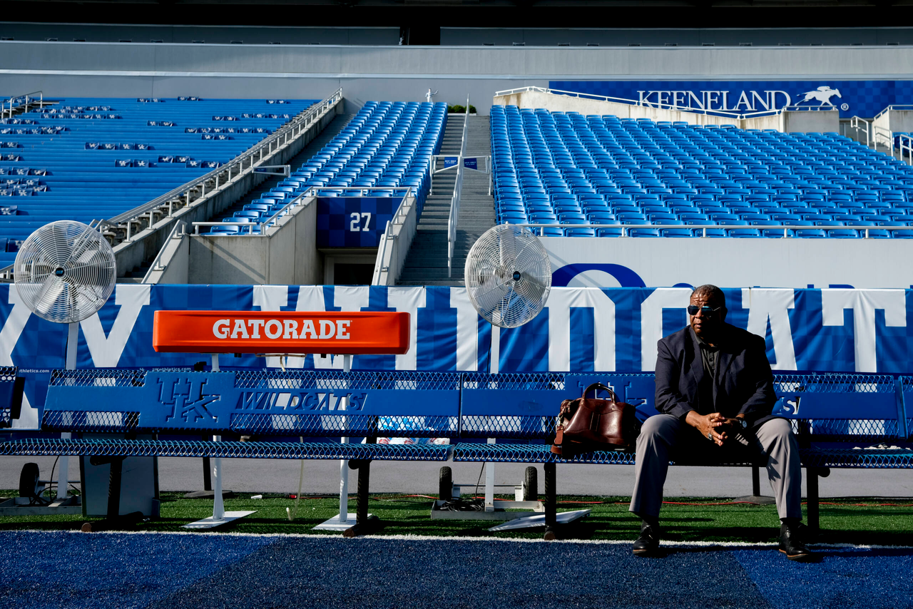 Cat Walk.



Photos by Chet White | UK Athletics