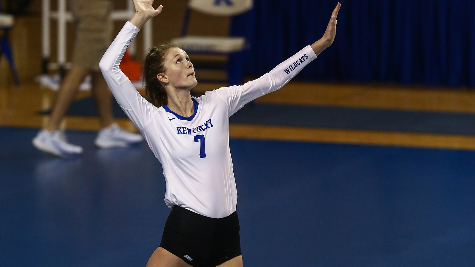 Fischer, Bell Play Big Roles for Volleyball Cats on Saturday