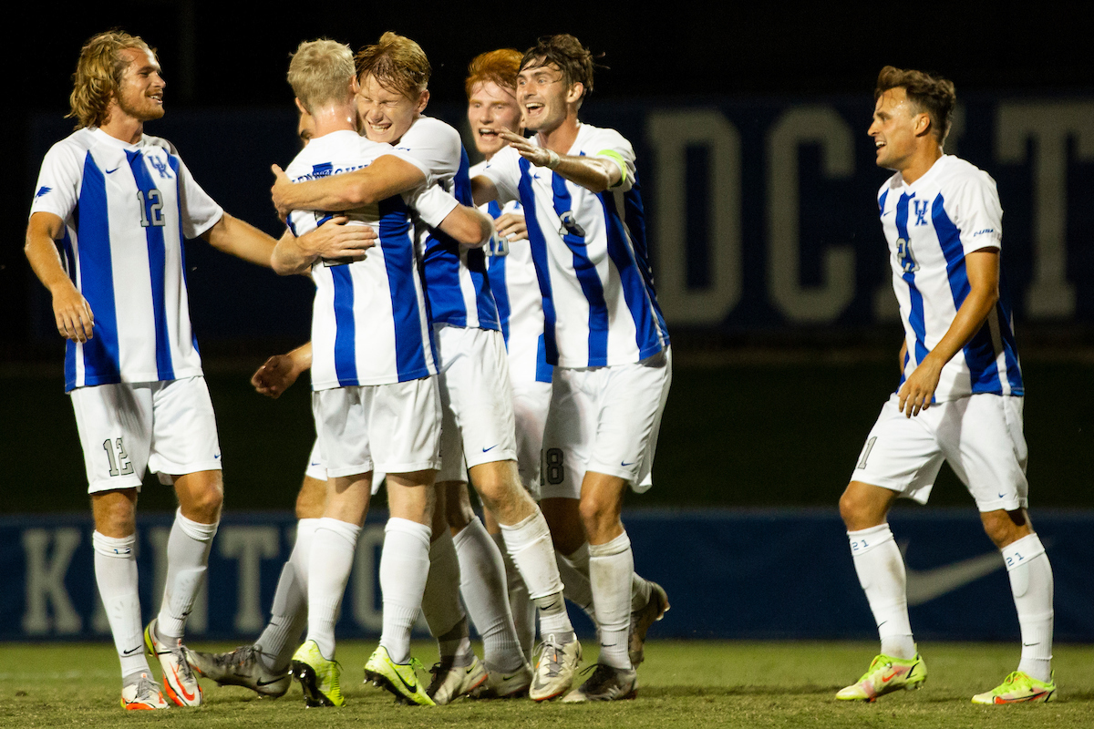 Team.

Kentucky defeats Duquesne 3-1.

Photo by Grace Bradley | UK Athletics