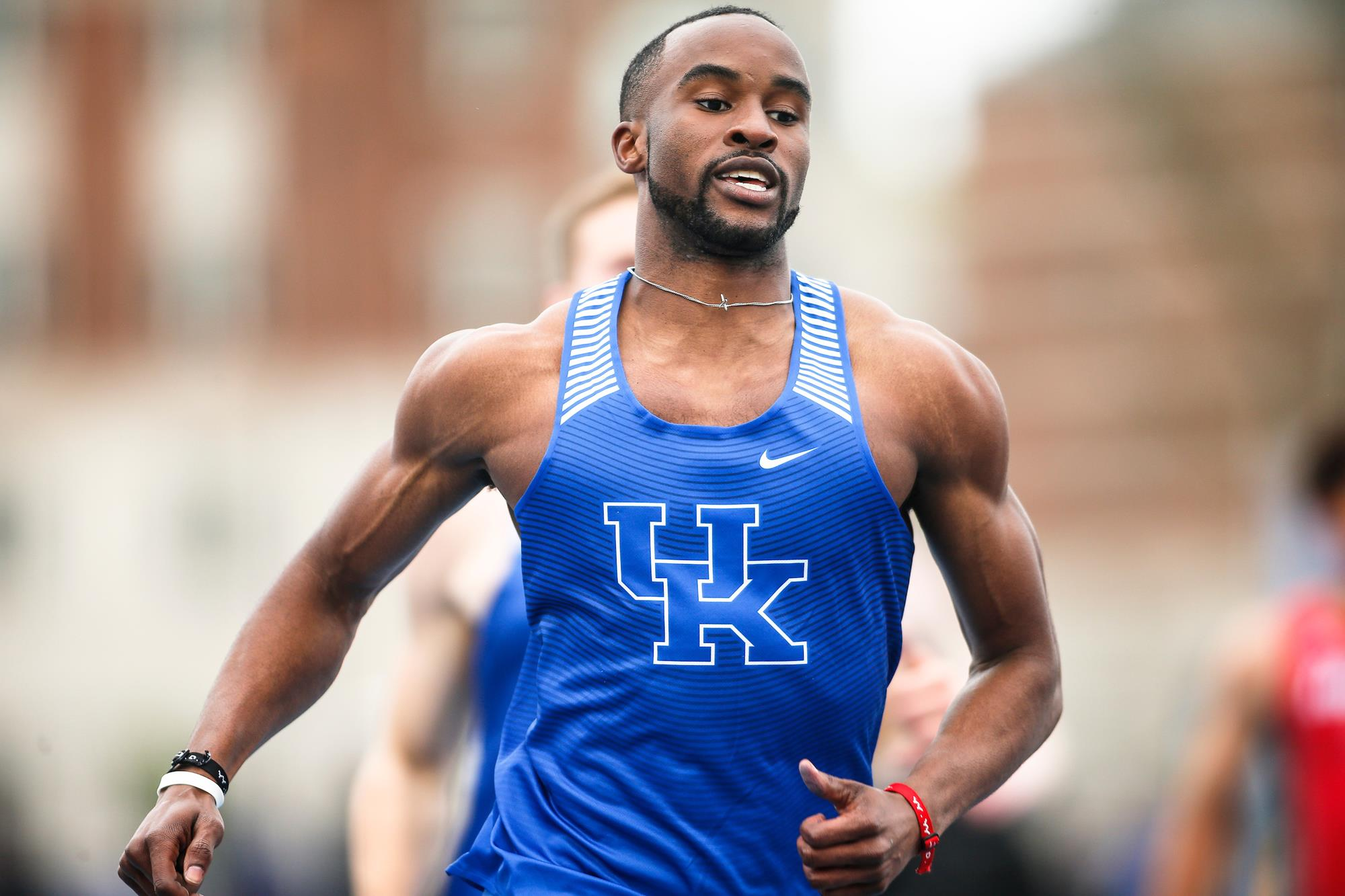 Roberts’ Elite Win Highlights Strong Drake Relays for UKTF