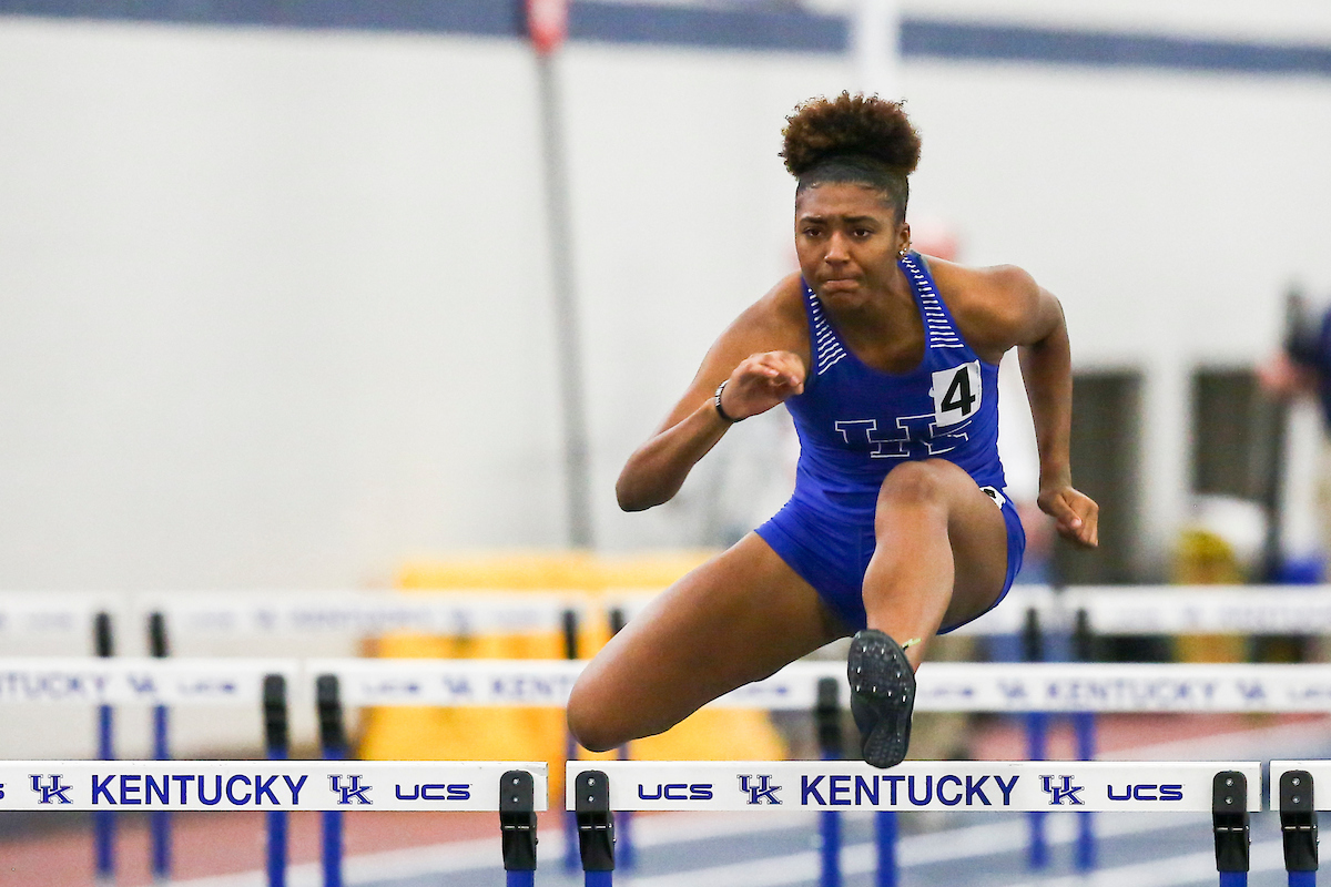Annika Williams

Jingle Bells Open.


Photo by Hannah Phillips | UK Athletics