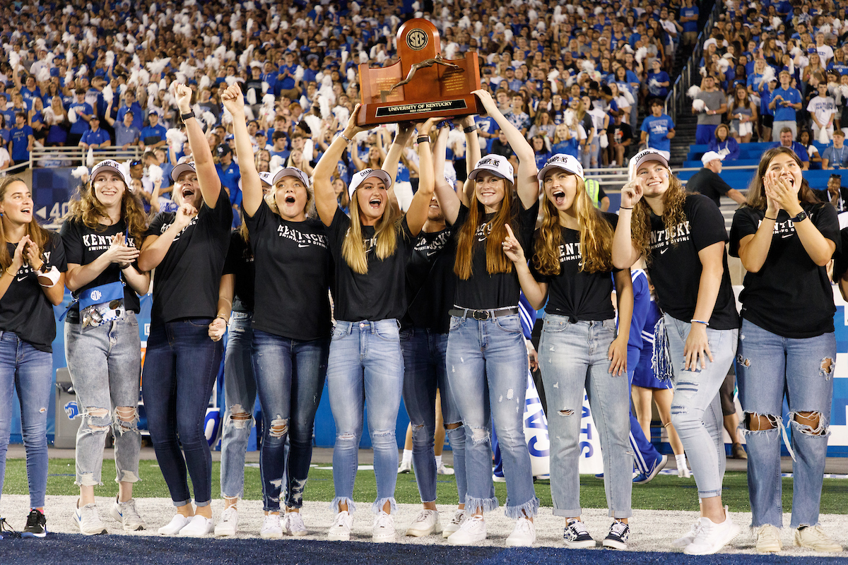Womens Swim Team.

Kentucky beat Missouri, 35-28.

Photo by Elliott Hess | UK Athletics