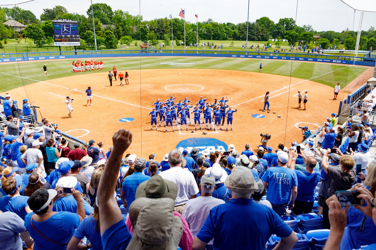 Kentucky beats Virginia Tech, 11-1.


Photos by Elliott Hess | UK Athletics