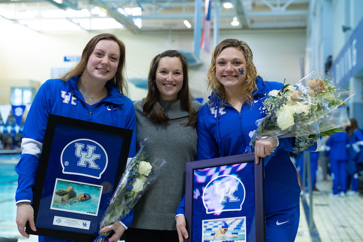 Kentucky Women's team beats Louisville 200.5-99.5
Kentucky Men's team falls to Louisville 111-188.

Photo by Grant Lee | UK Athletics