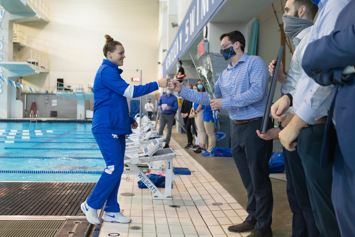 Kentucky Women's team beats Louisville 200.5-99.5
Kentucky Men's team falls to Louisville 111-188.

Photo by Grant Lee | UK Athletics