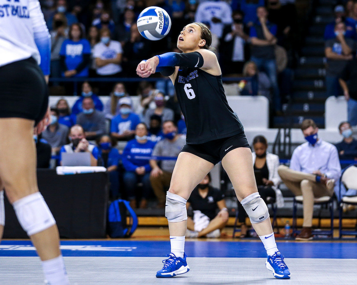 Eleanor Beavin.

Kentucky falls to Illinois 3-1.

Photo by Sarah Caputi | UK Athletics