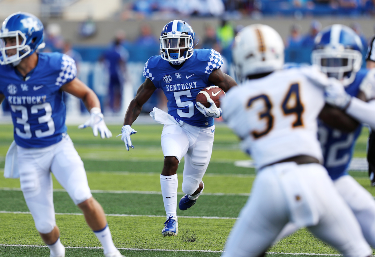 Sihiem King

UK football beats Murray State 48-10.

Photo by Britney Howard | UK Athletics