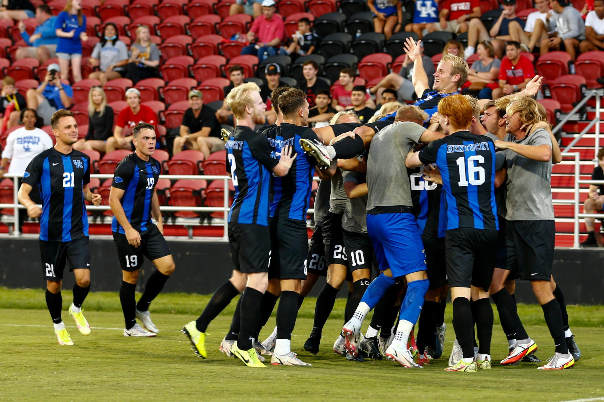 No. 17 Kentucky Wins 3-1 at Louisville