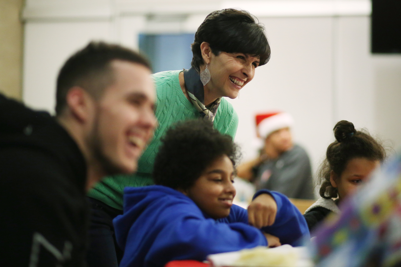 The Kentucky men's basketball team delivered an early Christmas to 10 families in Lexington. 