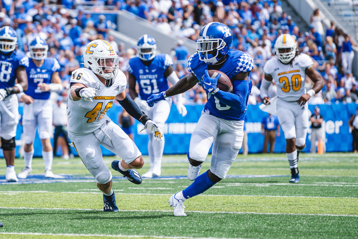 Josh Ali

UK beats UTC, 28-23.

Photo by Brian Moriarty | UK Athletics