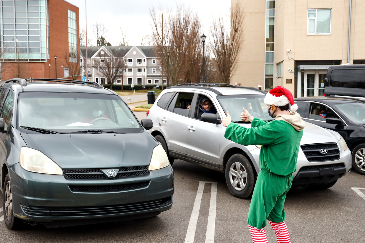 Kentucky men's basketball gives back for the holidays.

Photo by Eddie Justice | UK Athletics
