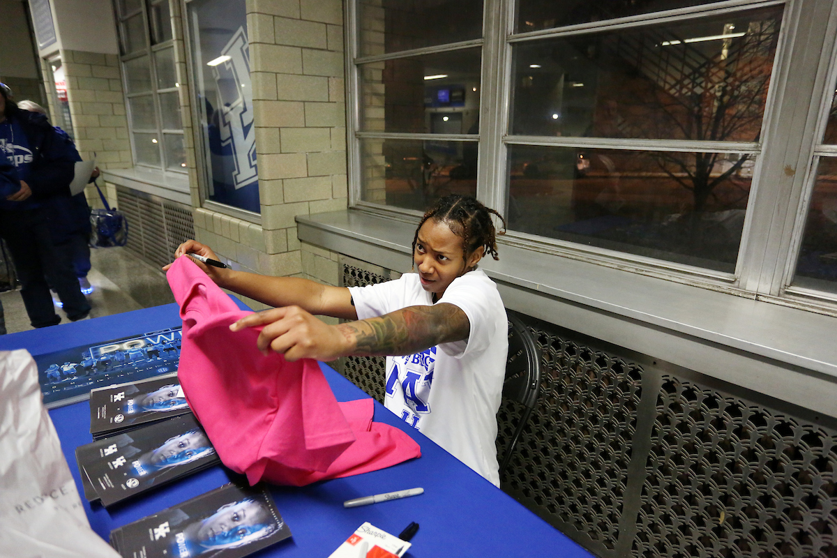 Jaida Roper

The UK Women's Basketball team beats Mizzou. 

Photo by Britney Howard  | UK Athletics