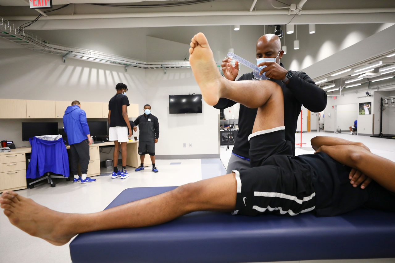 Geoff Staton.

The UK men's basketball team at the University of Kentucky Sports Medicine Research Institute. 

Photo by Chet White | UK Athletics