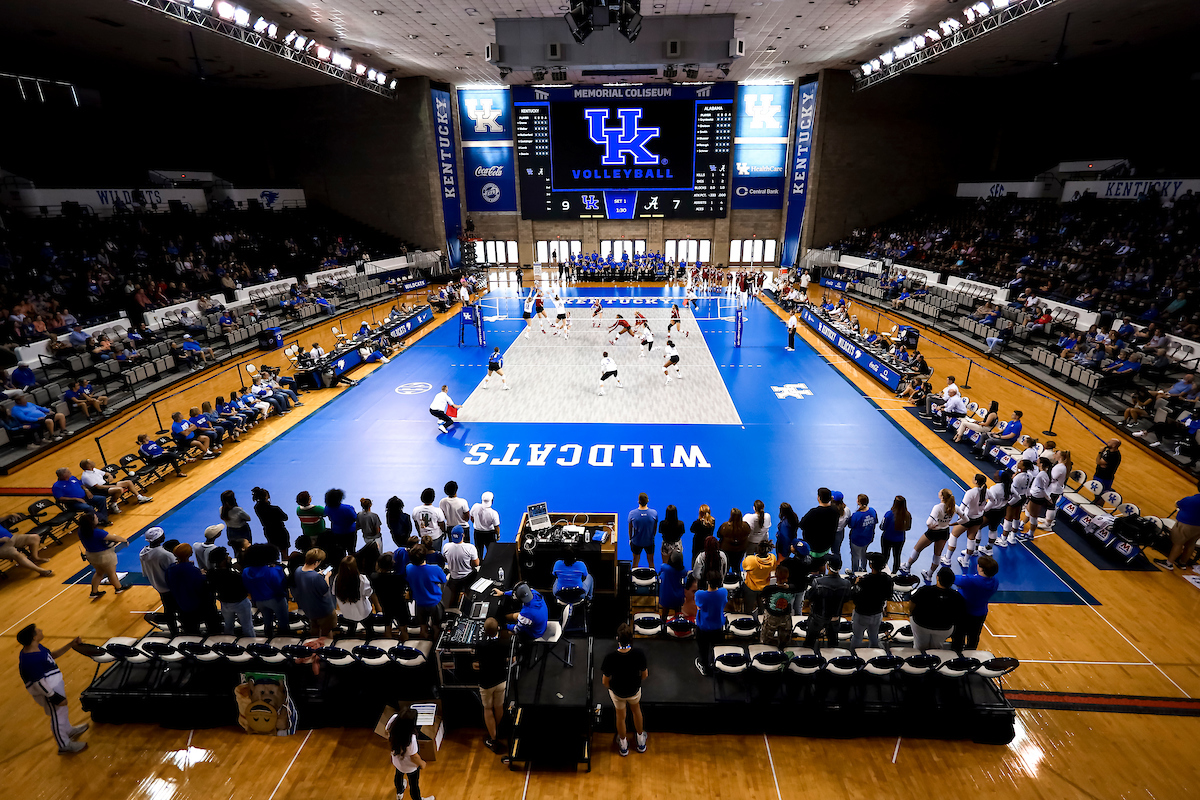 Kentucky Volleyball + Football Shuttle