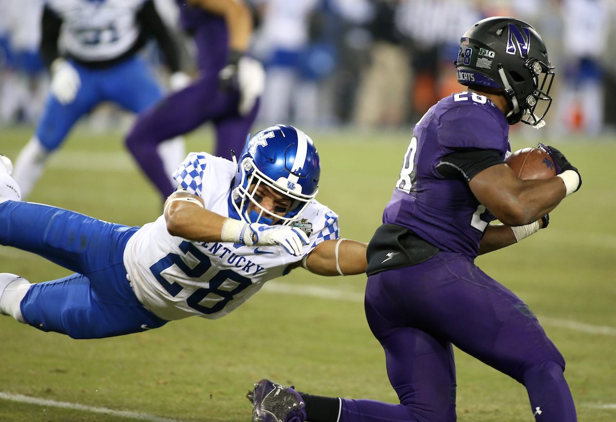 Zach Johnson.

The University of Kentucky football team falls to Northwestern 23-24 in the Music City Bowl on Friday, December 29, 2017, at Nissan Field in Nashville, Tn.


Photo By Barry Westerman | UK Athletics
