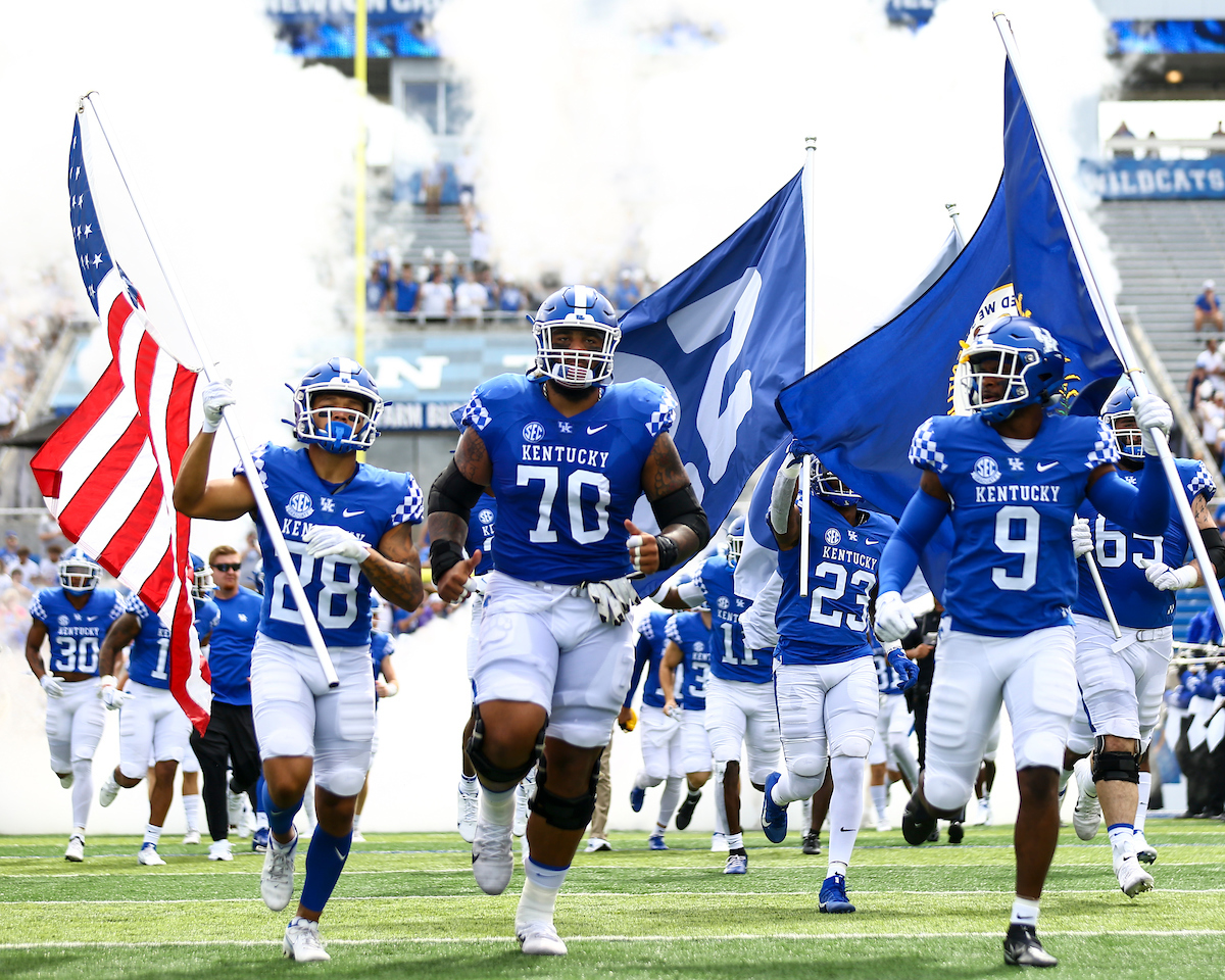 Team.

Kentucky beats UTC 28-23.

Photo by Grace Bradley | UK Athletics
