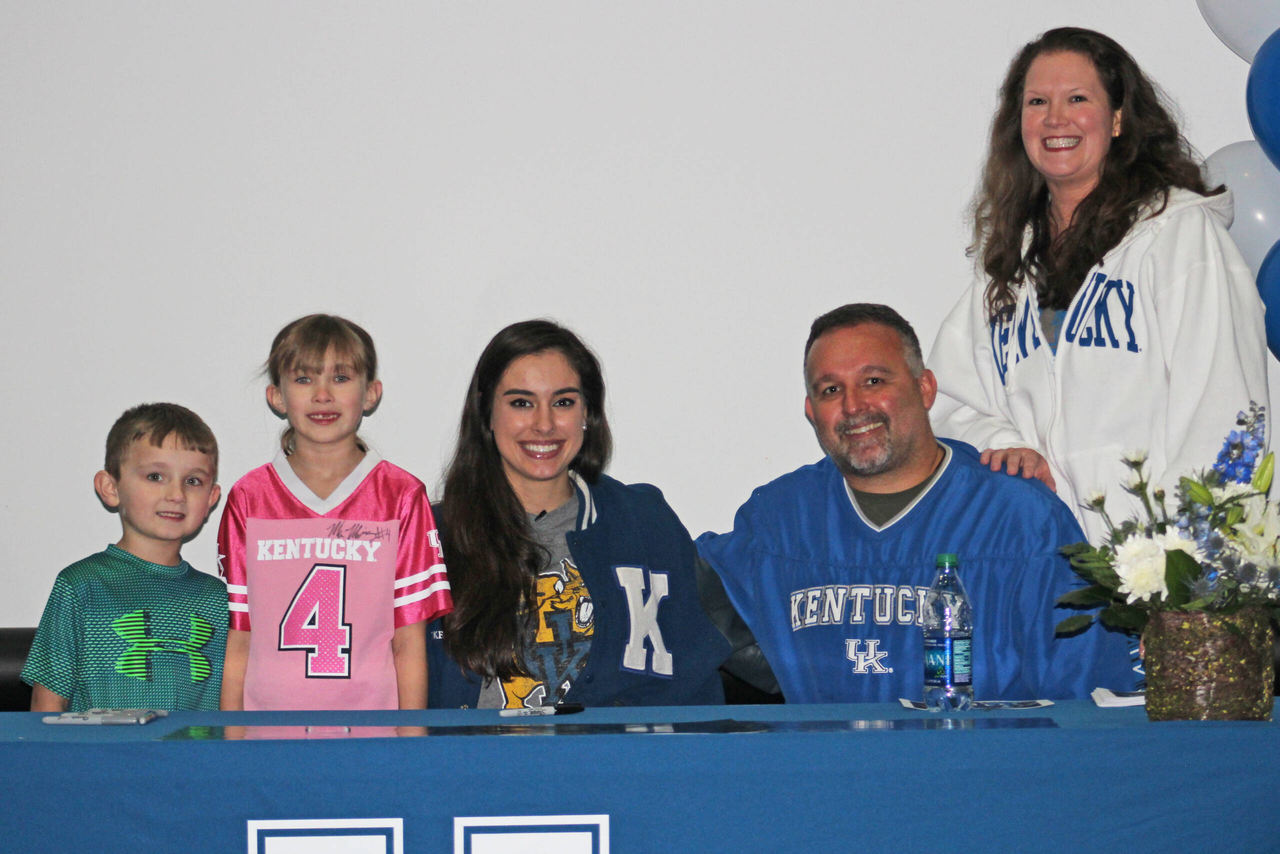 Maci Morris returned to Bell County to meet some of her biggest fans on Wednesday, Feb. 13. 