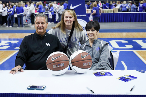 Coach Cal Women’s Clinic.

Photo by Chet White | UK Athletics