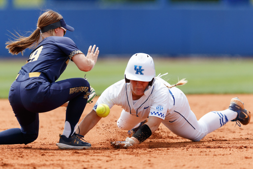 ERIN COFFEL.

Kentucky falls to Notre Dame, 12-3.

Photo by Elliott Hess | UK Athletics