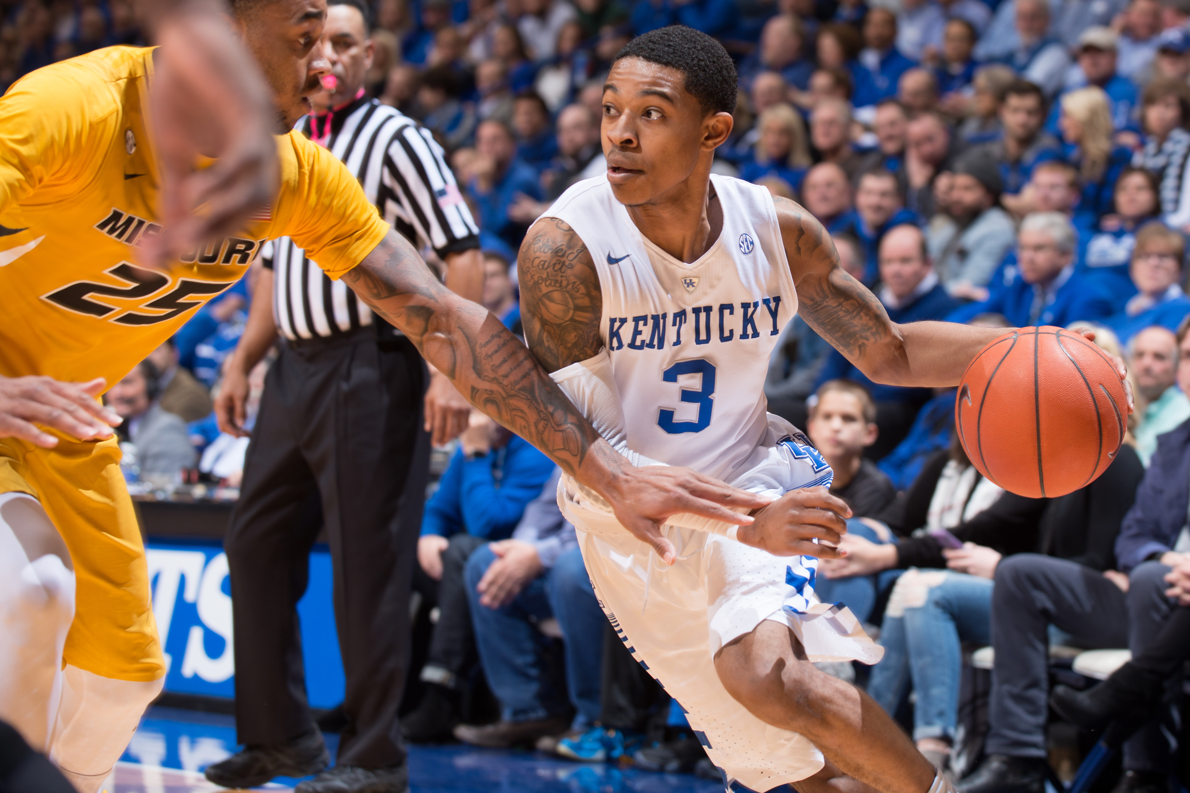 Ulis Tabbed One of 10 Bob Cousy Award Finalists