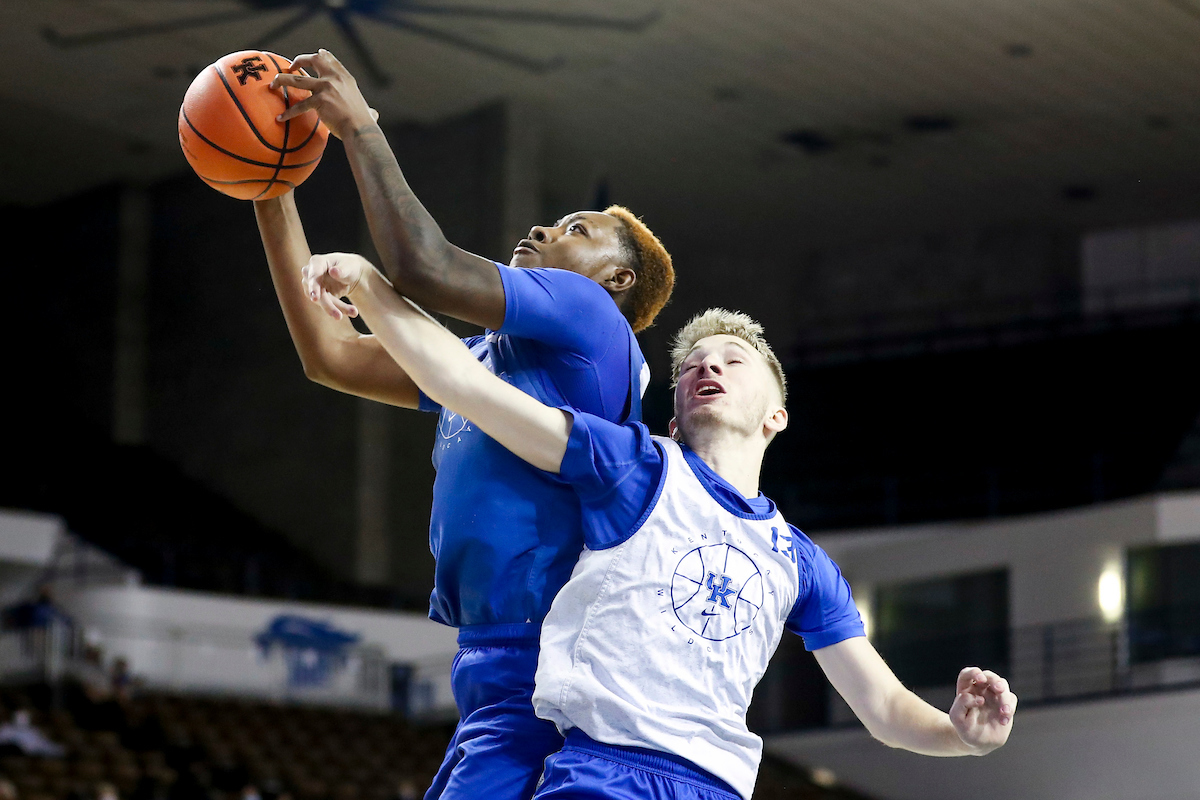 Dre’una Edwards.

Women’s blue-white.

Photos by Chet White | UK Athletics
