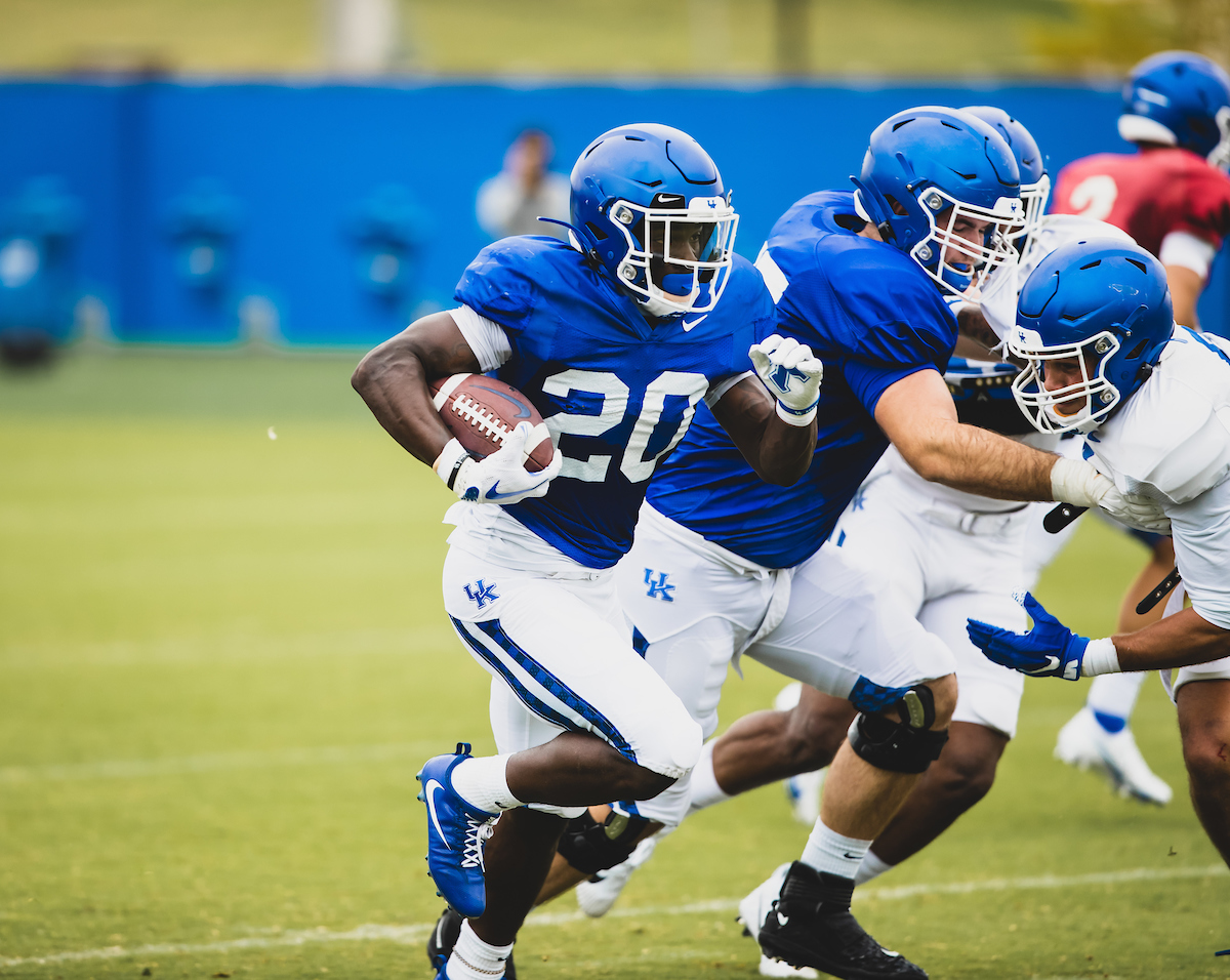 Kavosiey Smoke

UK Football Preseason Practice 2020

Photo by Jacob Noger - UK Football