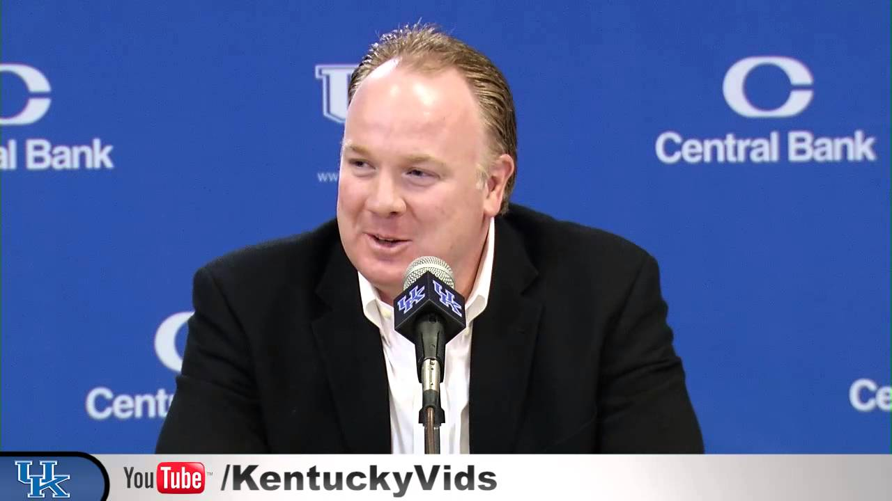 Kentucky Wildcats TV: Coach Stoops on Steven Borden's Dad