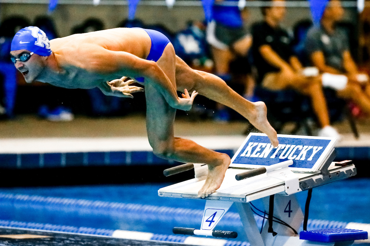 Jason Head.

2019 Blue White Meet. 

Photo by Eddie Justice | UK Athletics 2019 Blue-White meet.

Photo by Eddie Justice | UK Athletics