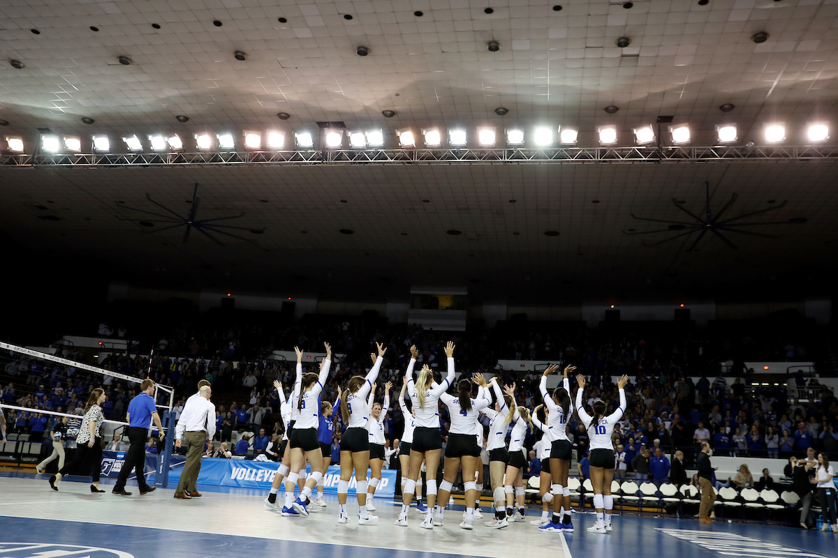 Team

UK volleyball beats Murray State in the first round of the NCAA Tournament.  

Photo by Britney Howard  | UK Athletics