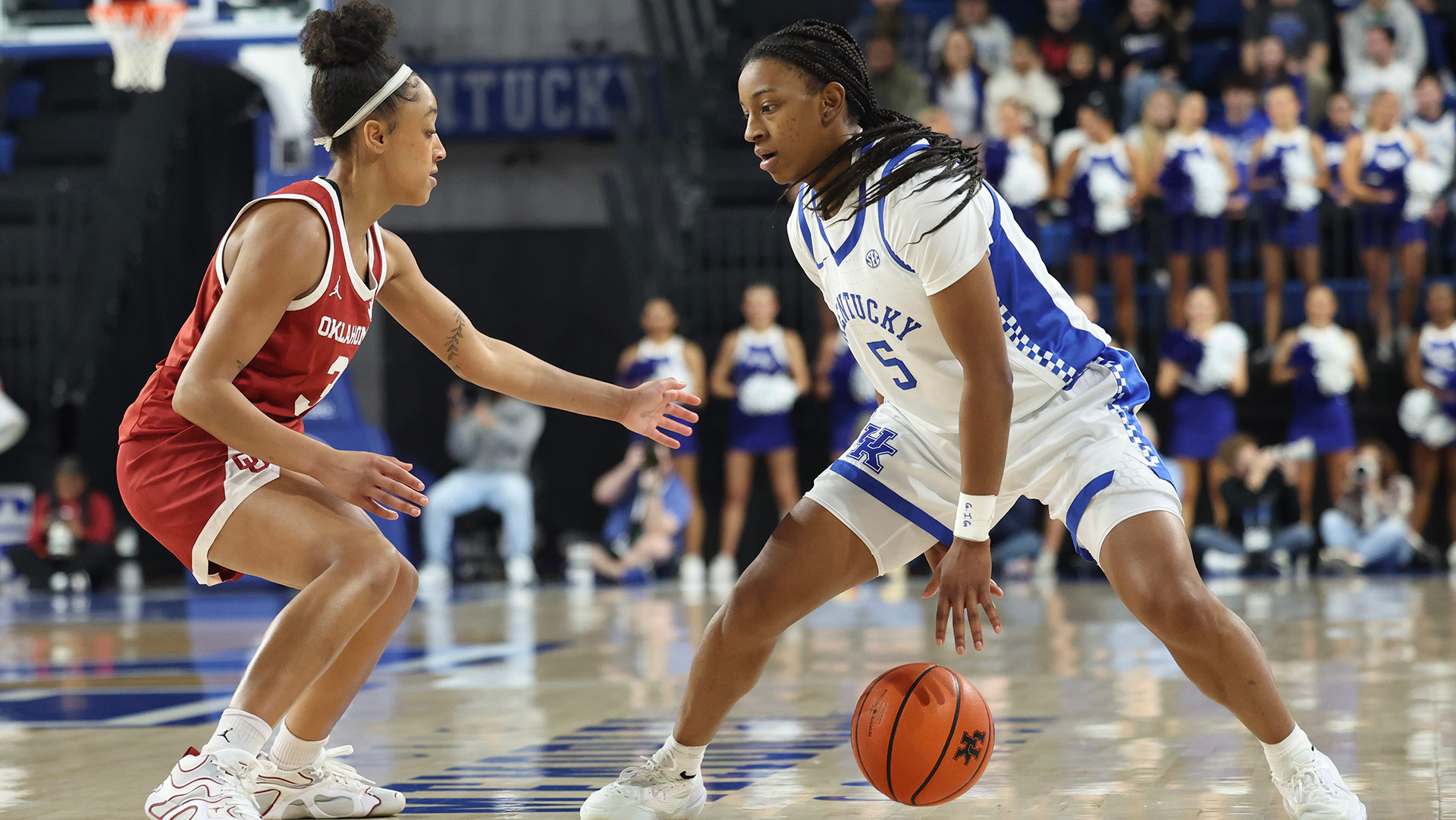 No. 6 Cats Hold Off Fifth-Ranked Sooners on Sunday