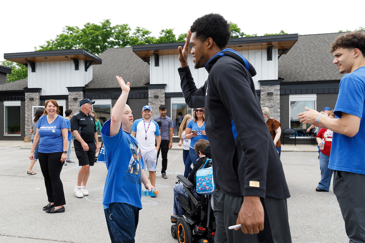 Keion Brooks Jr.

Some of the Kentucky men's basketball team visited the Pillar Community Engagement Center on Tuesday in Crestwood, Kentucky.

Photo by Elliott Hess | UK Athletics