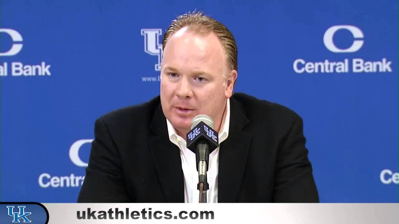 Kentucky Wildcats TV: Coach Stoops Media Availabilty