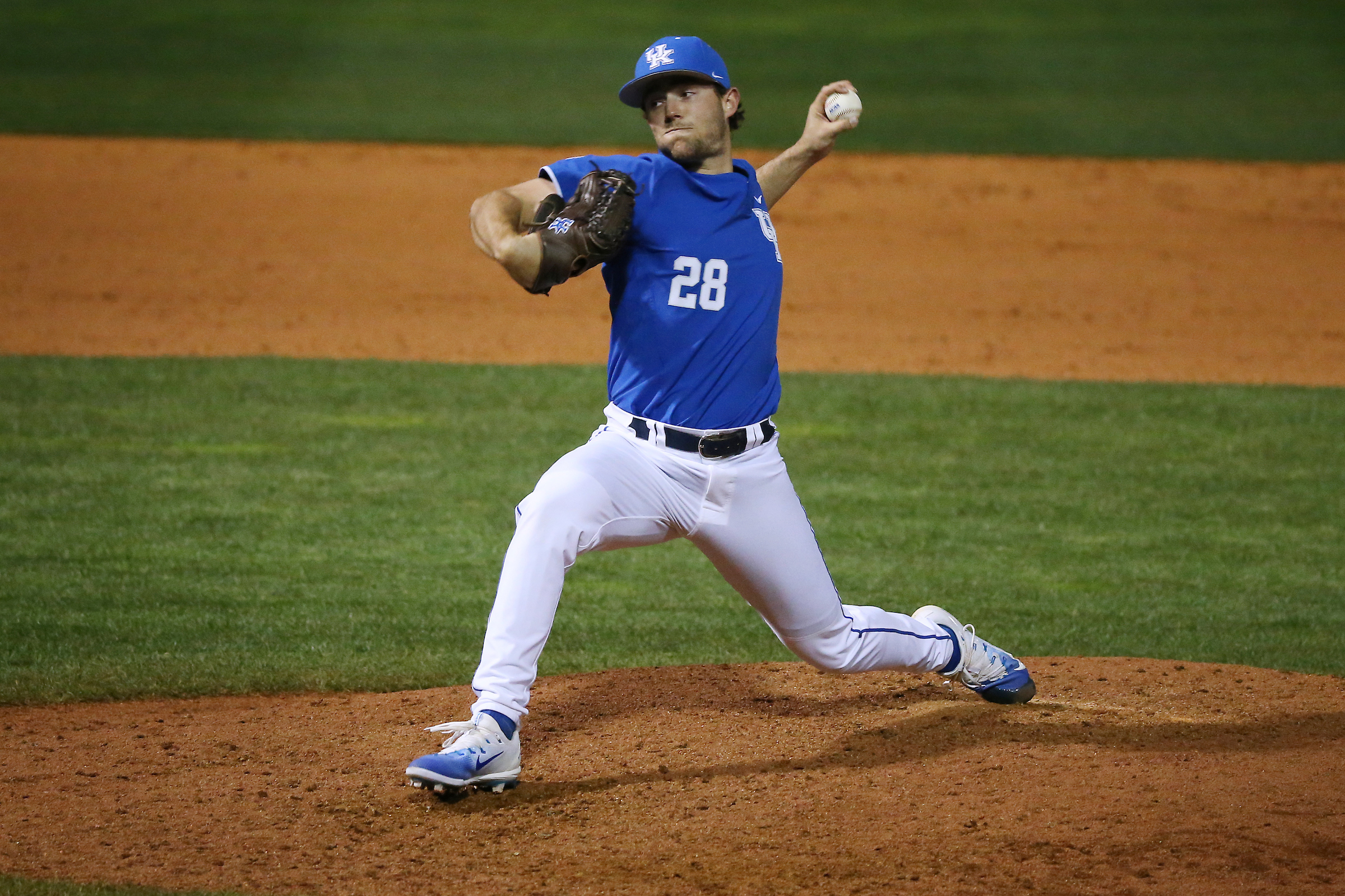 Kentucky Outlasts Texas A&M to Win Thriller in Ninth Inning, Take Series