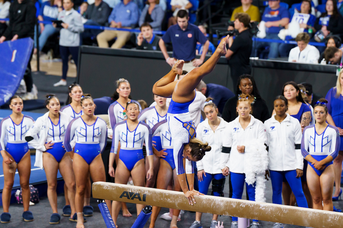 No. 8 Kentucky Travels West for Dual with No. 1 Oklahoma