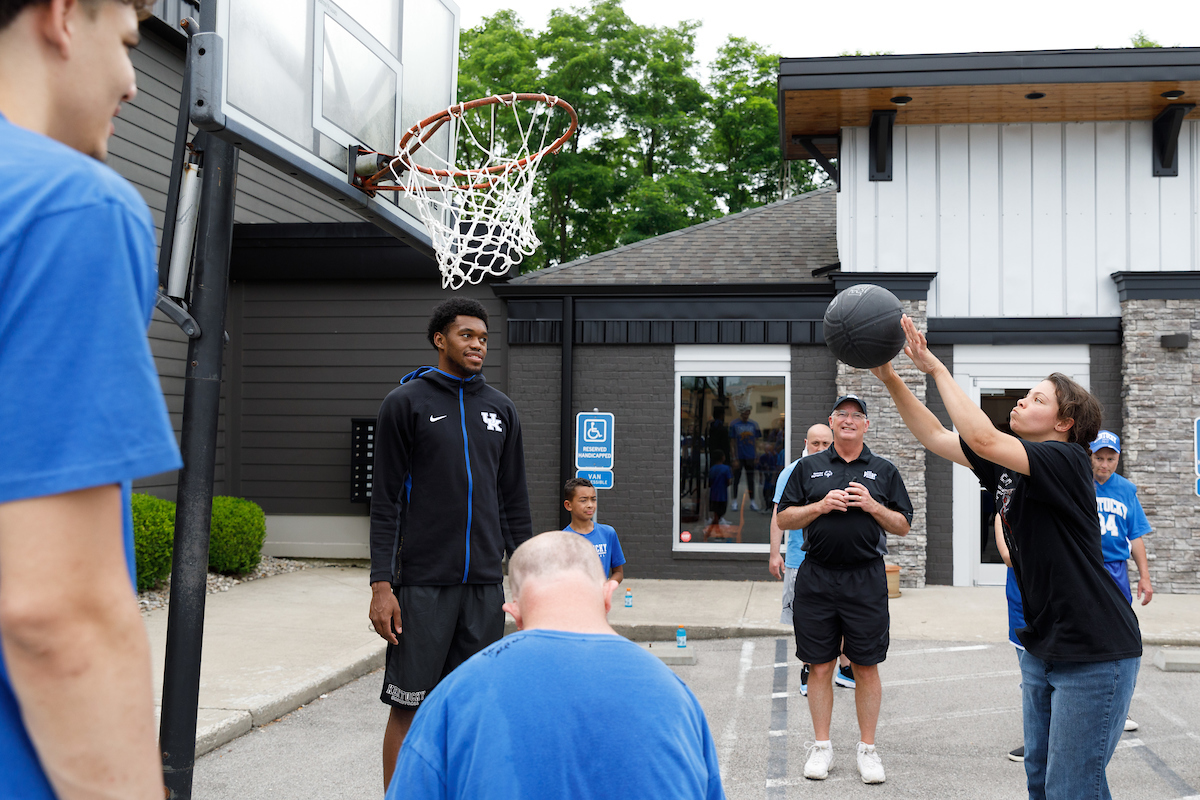 Keion Brooks Jr.

Some of the Kentucky men's basketball team visited the Pillar Community Engagement Center on Tuesday in Crestwood, Kentucky.

Photo by Elliott Hess | UK Athletics