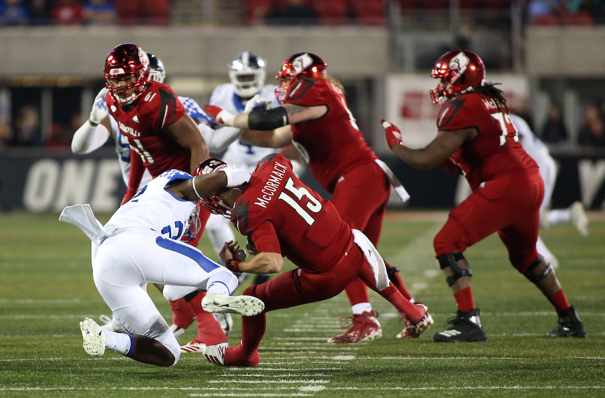Chris Oats

Kentucky Football beats Louisville at Cardinal Stadium 56-10.


Photo By Barry Westerman | UK Athletics