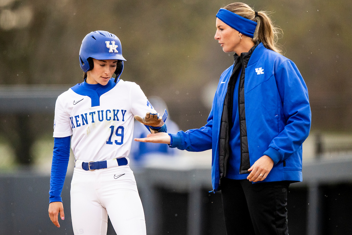 Blum’s Sixth Inning Triple Rescues Kentucky in 4-2 Win