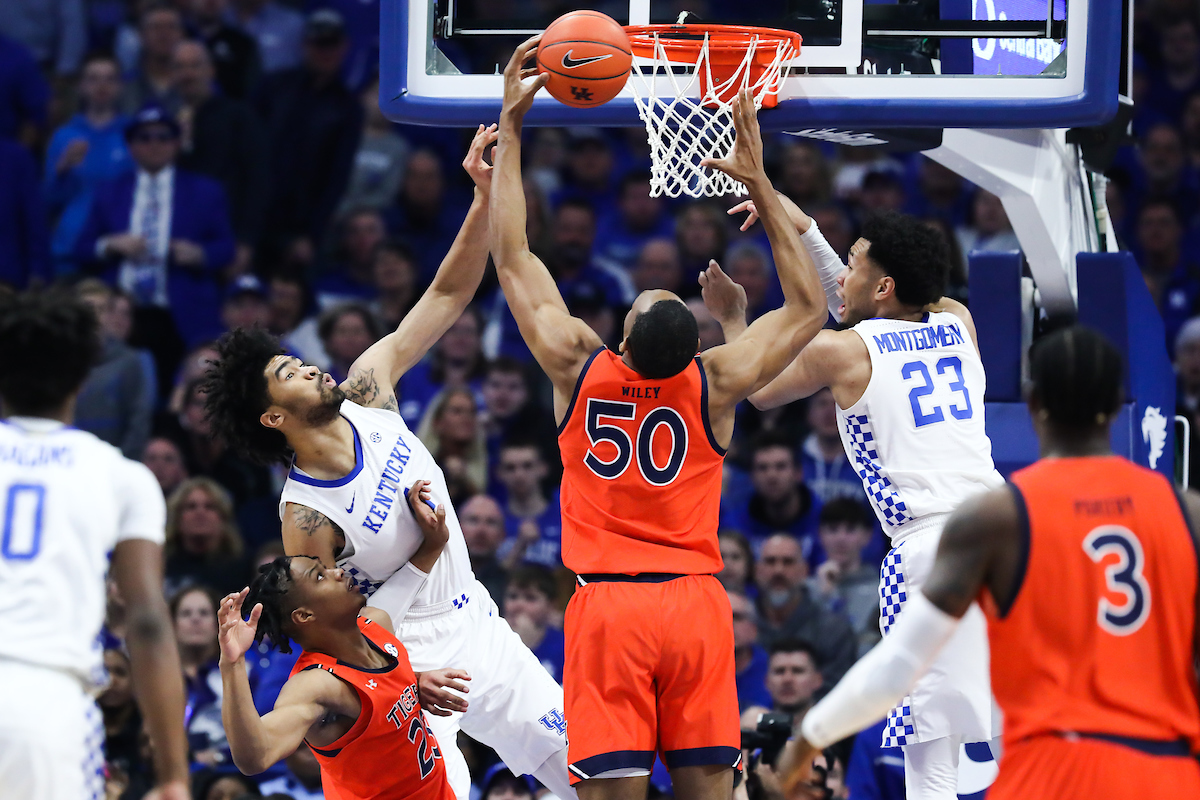 Nick Richards. EJ Montgomery.

UK beat Auburn 73-66.

Photo by Elliott Hess | UK Athletics