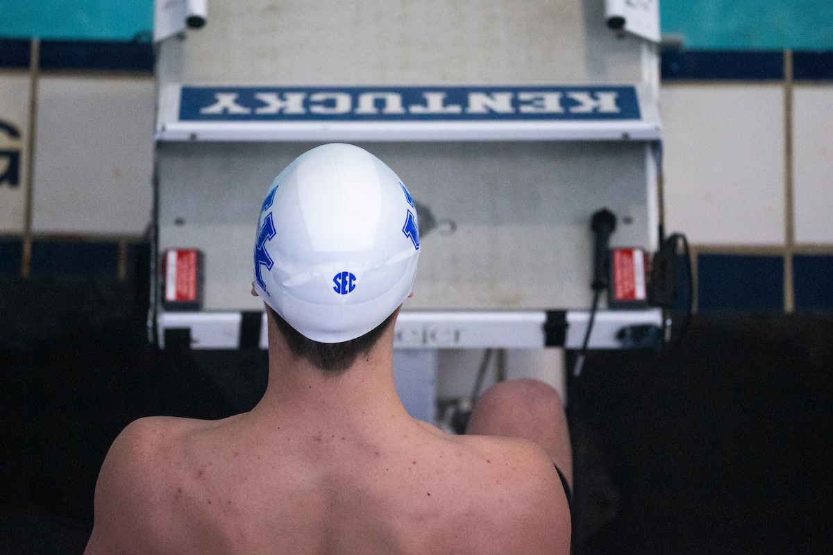 Kentucky Women’s team beats Louisville 200.5 - 99.5.
Kentucky Men’s team falls to Louisville 111 - 188.

Photo by Grace Bradley | UK Athletics