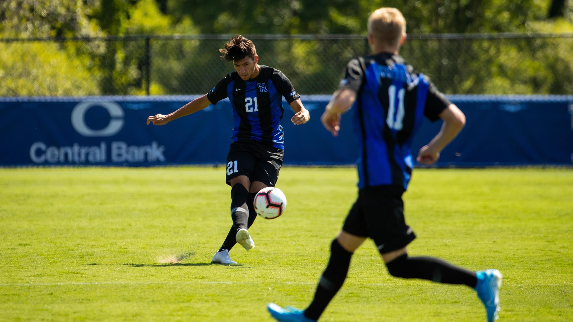 No. 17 Kentucky Ties No. 12 Charlotte 1-1 in C-USA Opener