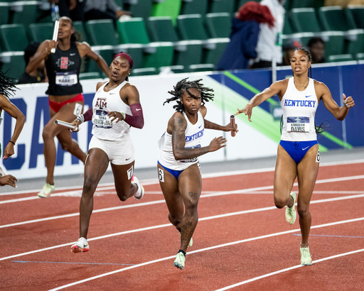 Karimah Davis. Dajour Miles.

Day two. NCAA Track and Field Outdoor Championships.

Photo by Chet White | UK Athletics