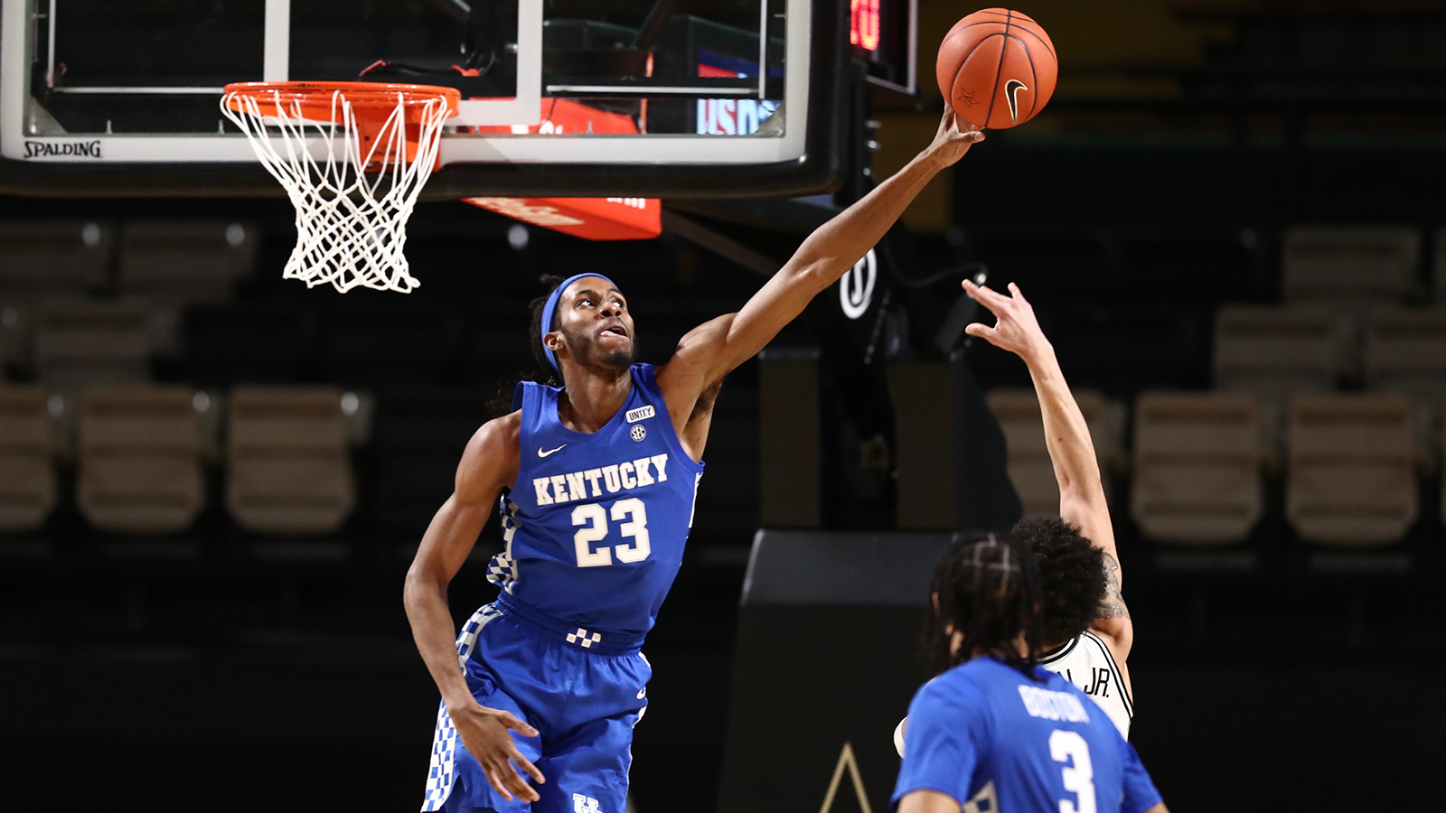 Kentucky Holds Off Vanderbilt in Nashville