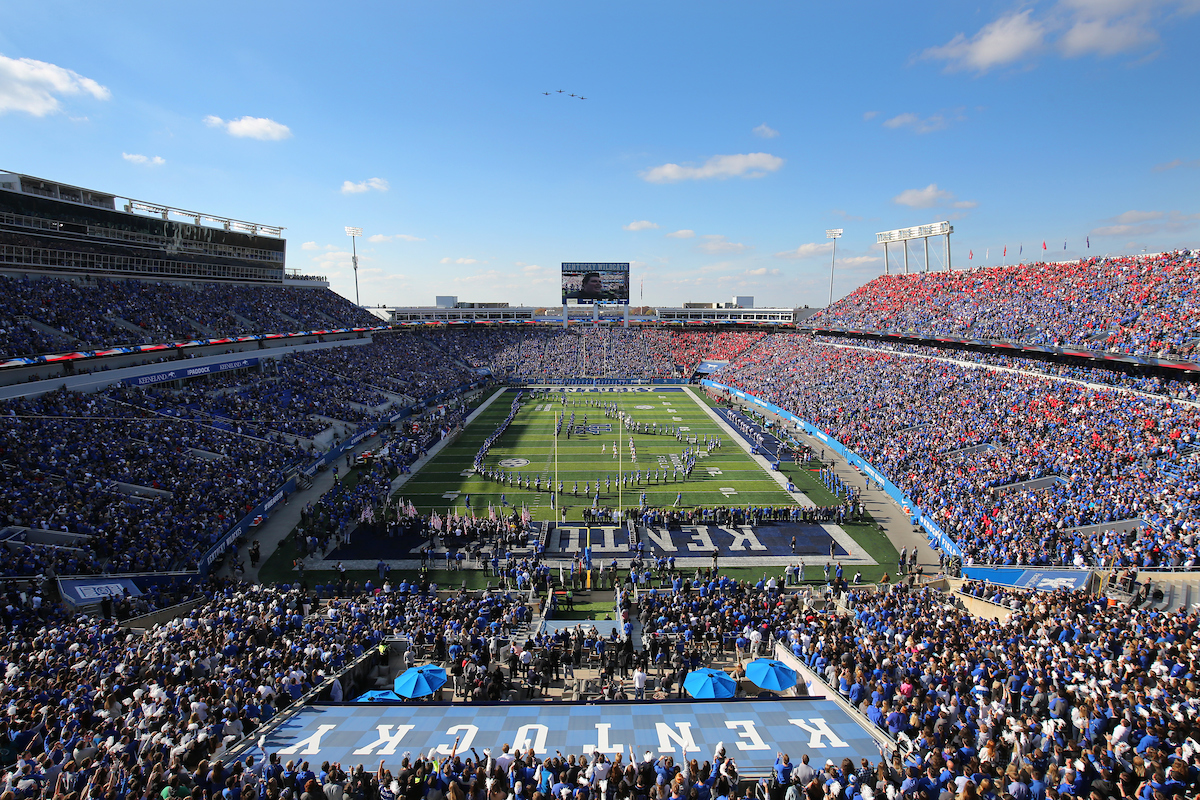 Kroger Field

Georgia beats UK 34-17.


Photo By Barry Westerman | UK Athletics